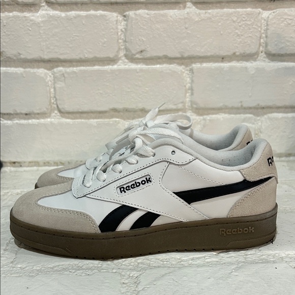 Reebok Classic White and Black Sneakers - Picture 3 of 6